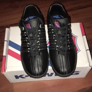 K-Swiss classic Black Big kids sneakers Size 6M